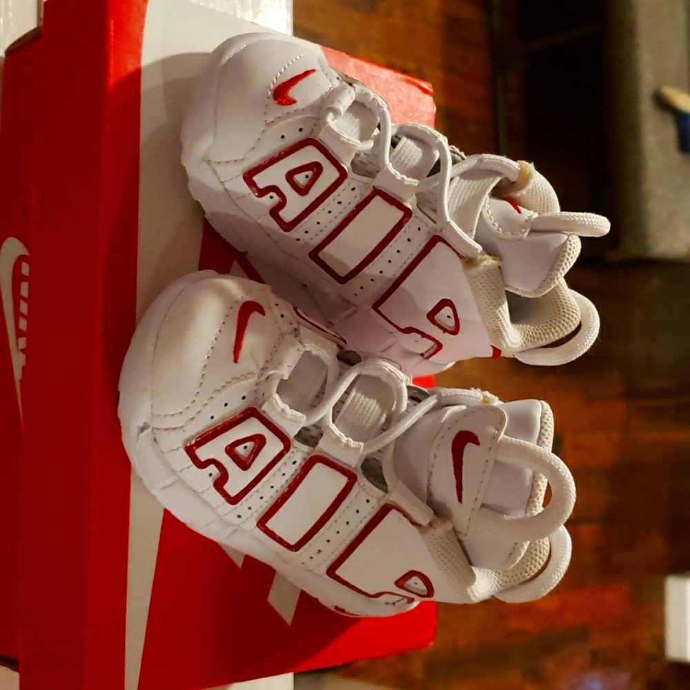 Nike Air More Uptempo QS White and Varsity Red Size 4c